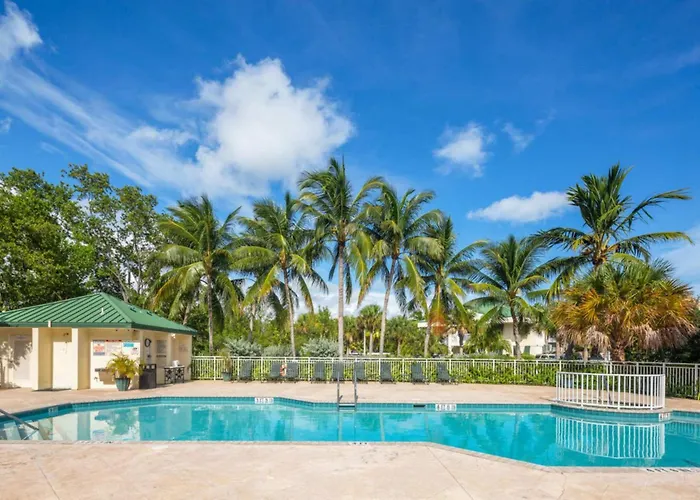 The Trinidad -Pool & Parking